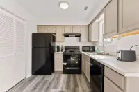 Lovely 2- Bedroom Condo located in the heart of BG