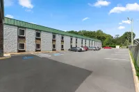 Quality Inn Hixson-Chattanooga - parking