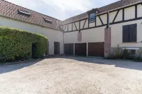 Black Suite Jacuzzi Disneyland