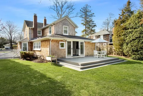 Renovated Bellport Village home 벨포트 호텔