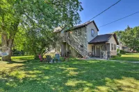 'Blue Haven' Watertown Retreat by Crow River! - parking