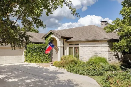 Dripping Springs Dream House with pool, views, and privacy - sleeps 8!