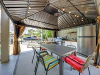 Pool & Home Theater: Lighthouse Point Home! Hotels in Lighthouse Point
