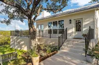 บ้านสวยๆพร้อมอ่างน้ำว่าวร้อนห่างจากแม่น้ำ 5 นาที