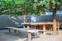 Sereni Pub & Lodge -  Habitaciones en casas particulares