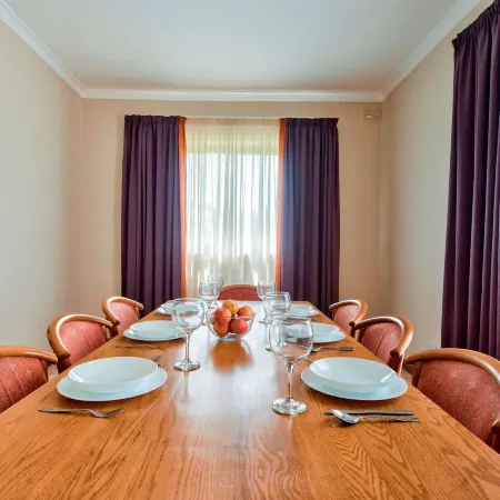 Villa Gardenia - 5 Bedroom Holiday Villa with Pool