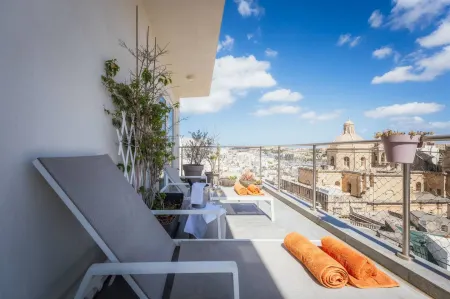 Balanzone's Creative Penthouse