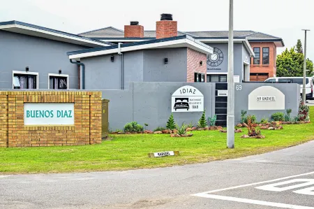 Diaz Guesthouse Отели рядом с достопримечательностью «Post Office Tree»