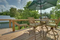Unique Cotter Getaway w/ Deck & Outdoor Dining! - Alojamientos