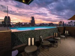 더 싱굴라 산티아고