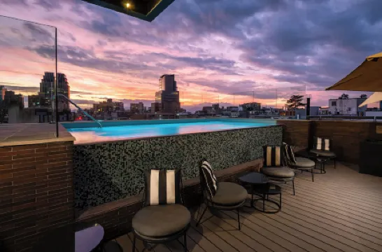 The Singular Santiago