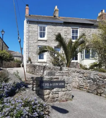 Beautiful cottage 1/2 mile from Mousehole
