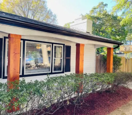 Huge Private Pool / Large Fenced Yard / Firepit / Luxury / Walk to Gibson Mill Hotels in Concord