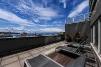 Newmark Tower Seattle Suite
