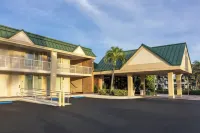 Ocean Breeze Inn Vero Beach - parking