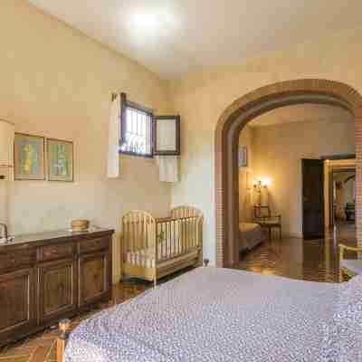 Flat with Shared Pool and Air Conditioning Rooms