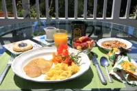 Olallieberry Inn Bed and Breakfast - breakfast