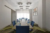 โรงแรม Holiday Inn Express Milwaukee Downtown บาย IHG