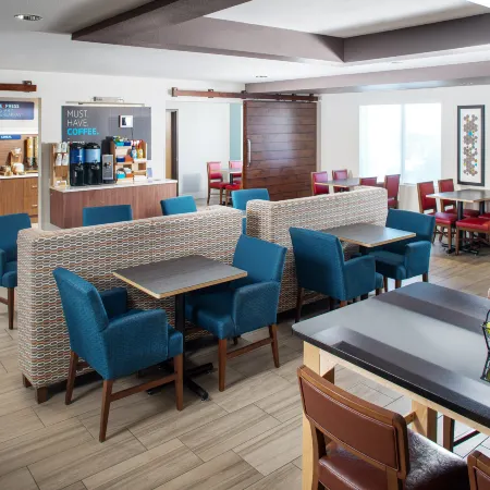 Holiday Inn Express & Suites BELLEVUE (OMAHA AREA) by IHG