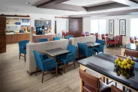 Holiday Inn Express & Suites BELLEVUE (OMAHA AREA) by IHG - Desayuno