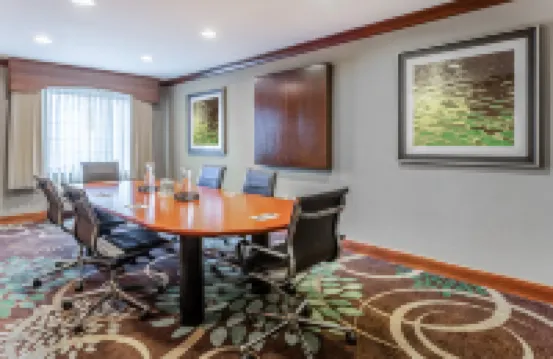Staybridge Suites 長椅