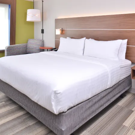 Holiday Inn Express & Suites OMAHA AIRPORT by IHG