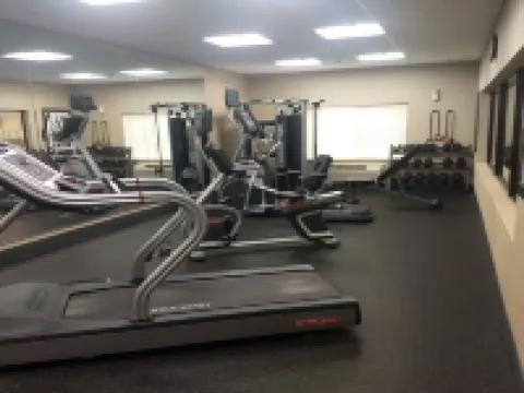 ฮอลิเดย์ อินน์ เอ็กซ์เพรส แอนด์ สวีทส์ แคมบริดจ์ บาย ไอเอชจี โรงแรมในCambridge