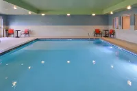 Holiday Inn Express & Suites MALL OF AMERICA - MSP AIRPORT by IHG - Pools