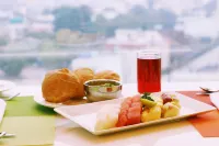 Holiday Inn CHANDIGARH ZIRAKPUR by IHG - breakfast