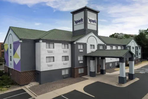 Spark by Hilton Lakewood Denver Southwest - 3-Star