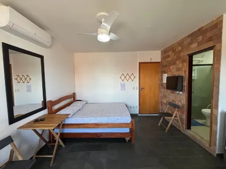 Apart Studios Pontal - Aeroporto 400 m - Centro 2,5 Km - Praia 1,5 Km Отели рядом с достопримечательностью «Sao Sebastiao Cathedral»