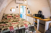 Ridgetop Retreat Cabin at Highland Hideaways - Arcade & Drive-in Theater