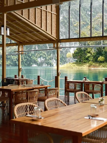 รูปภาพของ360° issara Floating Resort