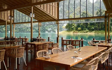 รูปภาพของ360° issara Floating Resort