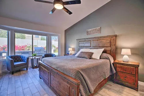 Close to Hikes! Snowbird Oasis w/ Pool in Estrella - Homestays