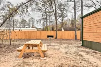 Beautiful New Bern Studio Cabin w/ Fire Pit! - 3-Star