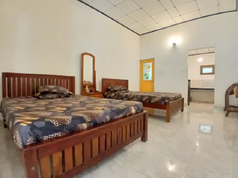 SAALIYAAZ Hotels near Weligama Beach