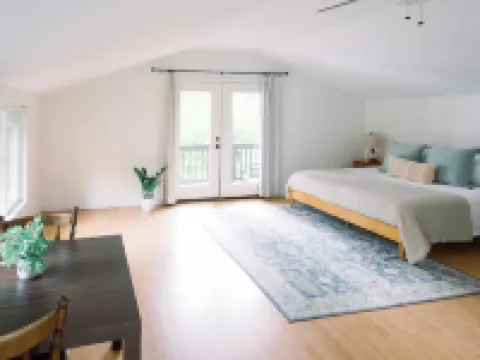 Hummingbird Home by AvantStay Hot Tub Sauna Hotels in Fallstown