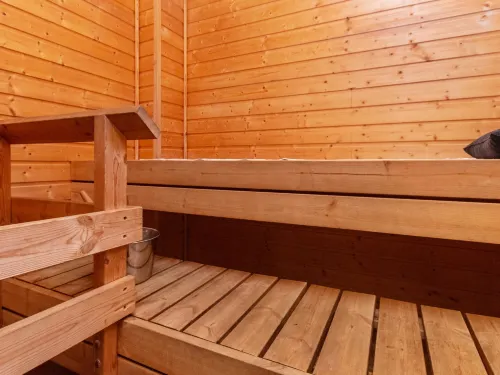 Karhu Hotels in Enonkoski