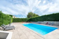 Sure Hotel by Best Western Dole - Pools