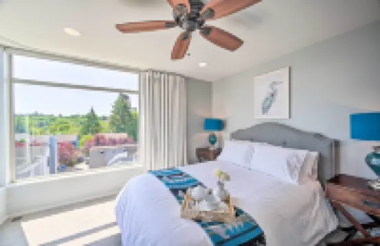 Canal & Mtn Views: Pet-Friendly Seattle Retreat