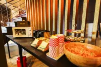HOTEL SEVEN - breakfast