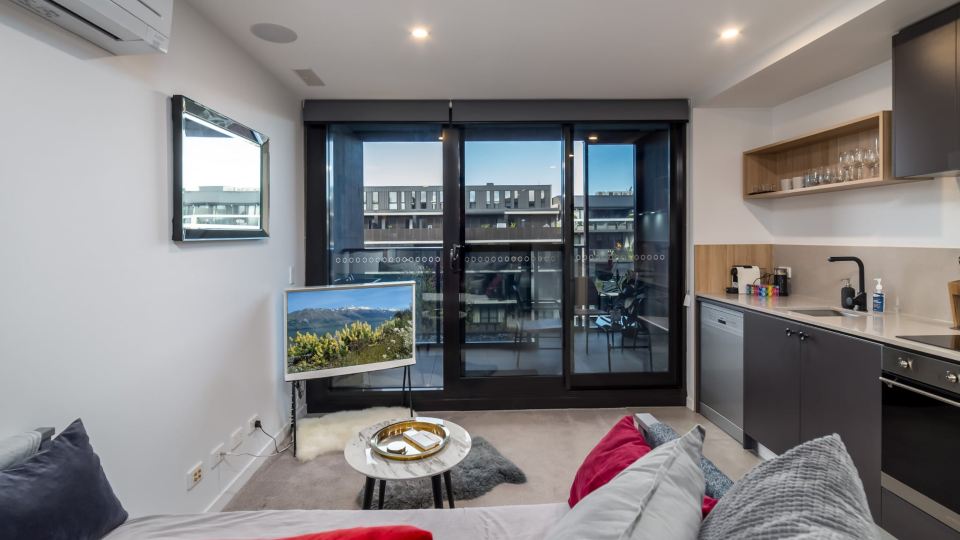 Modern 1-Bed Apartment With Pool And Sauna
