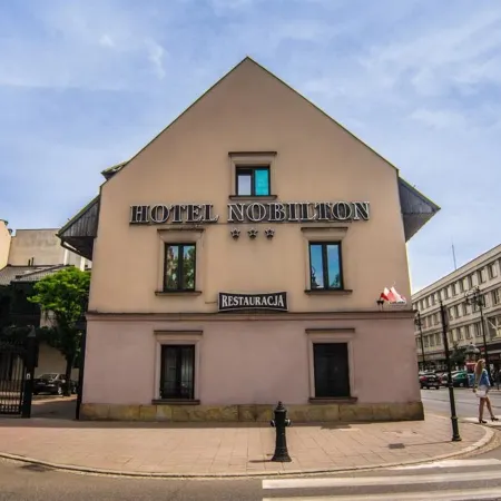Nobilton Hotel Отели рядом с достопримечательностью «День Дракона»