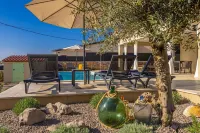 Villa BEACHFRONT with 4 bedrooms and 3.5 bathrooms