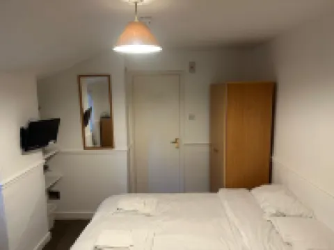 Ferryboat Inn Hotels in Pangbourne