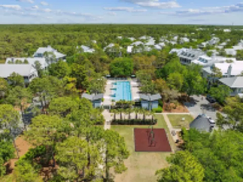 Short Walk to Beach Club, Close to Seaside 3Br Home & Carriage House Home