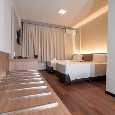 Hotel ÉVORA by Rede Sagres Các khách sạn gần Bãi biển Jurerê