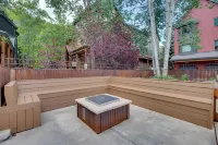 Bright Downtown Telluride Condo - Steps to Lift! - parkir