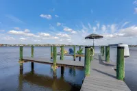 Waterfront Stuart Oasis w/ Hot Tub & Dock! - Kitchens